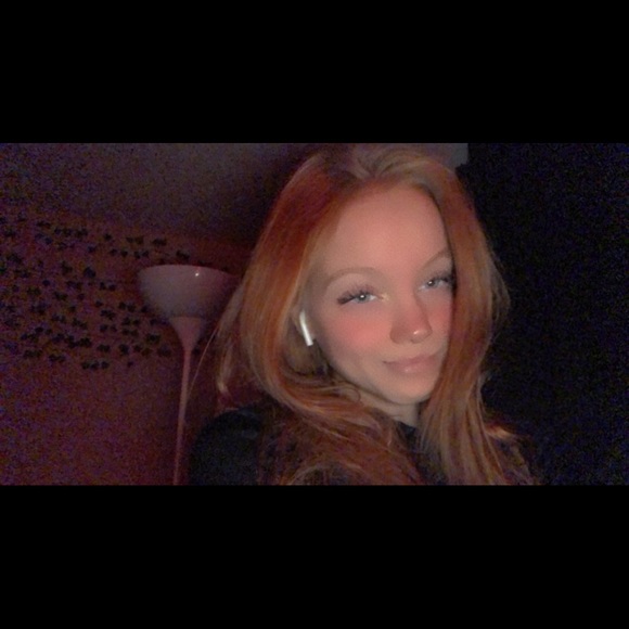 Meet your Posher, Emily - Picture 5 of 14